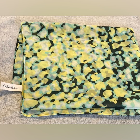 CALVIN KLEIN💫Sheer Printed Scarf 🧣 - Picture 1 of 5